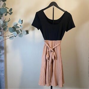 Black & Blush Two-Tone Short Sleeve Tie-Waist Mini Dress